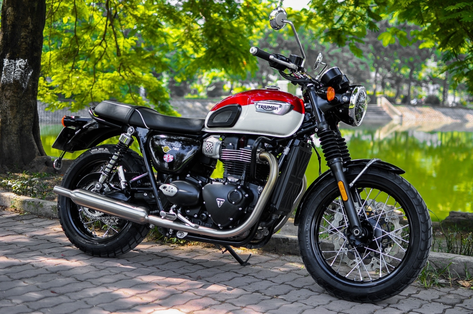 Triumph T100 2021