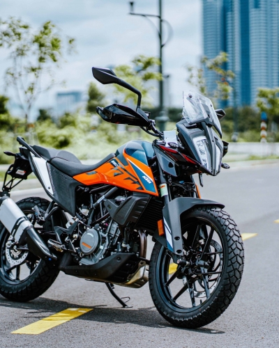 KTM 390 Adventure 2022 và KTM 890 Duke R 2022 đầu tiên về Việt Nam