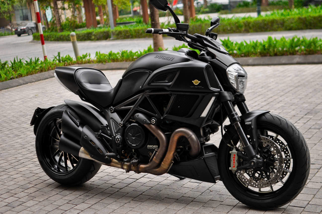 Ducati Diavel 1200 Dark  2015 