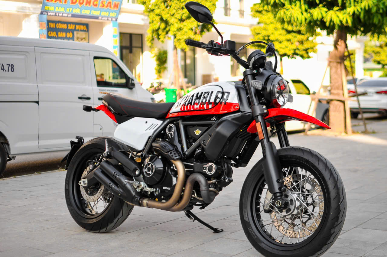 Ducati Scrambler Uban Motard 2024