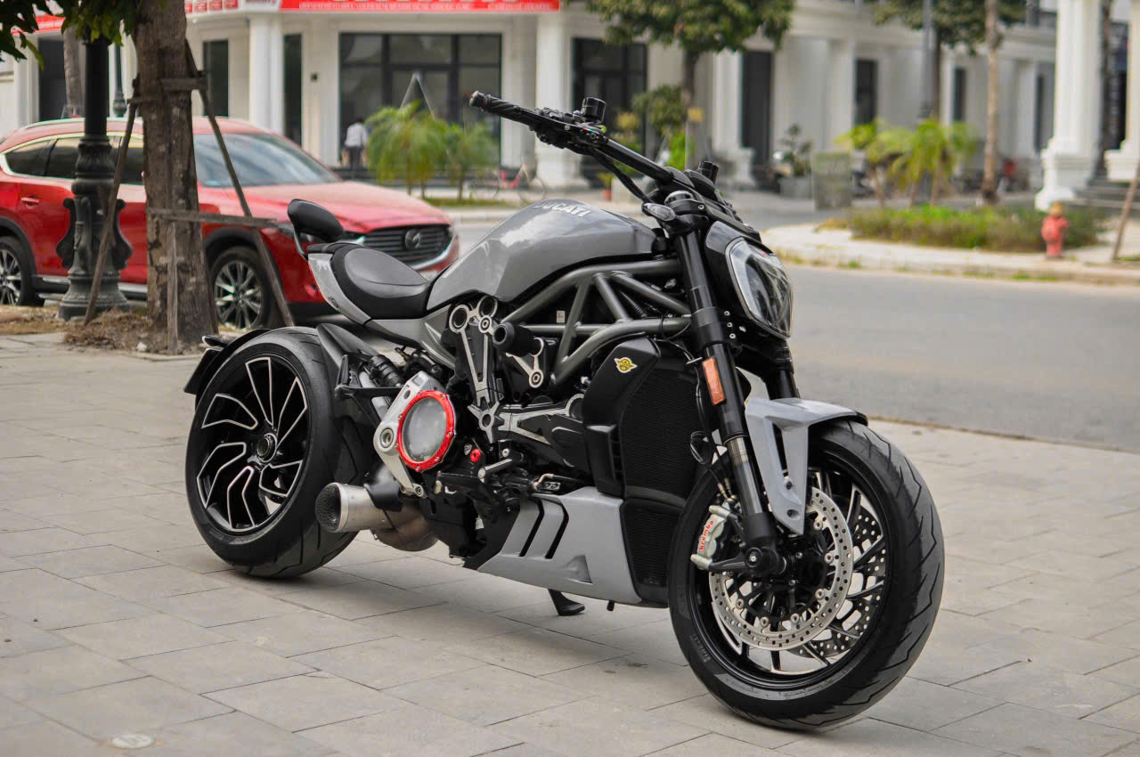 DUCATI XDiavel 1260S Model 2017