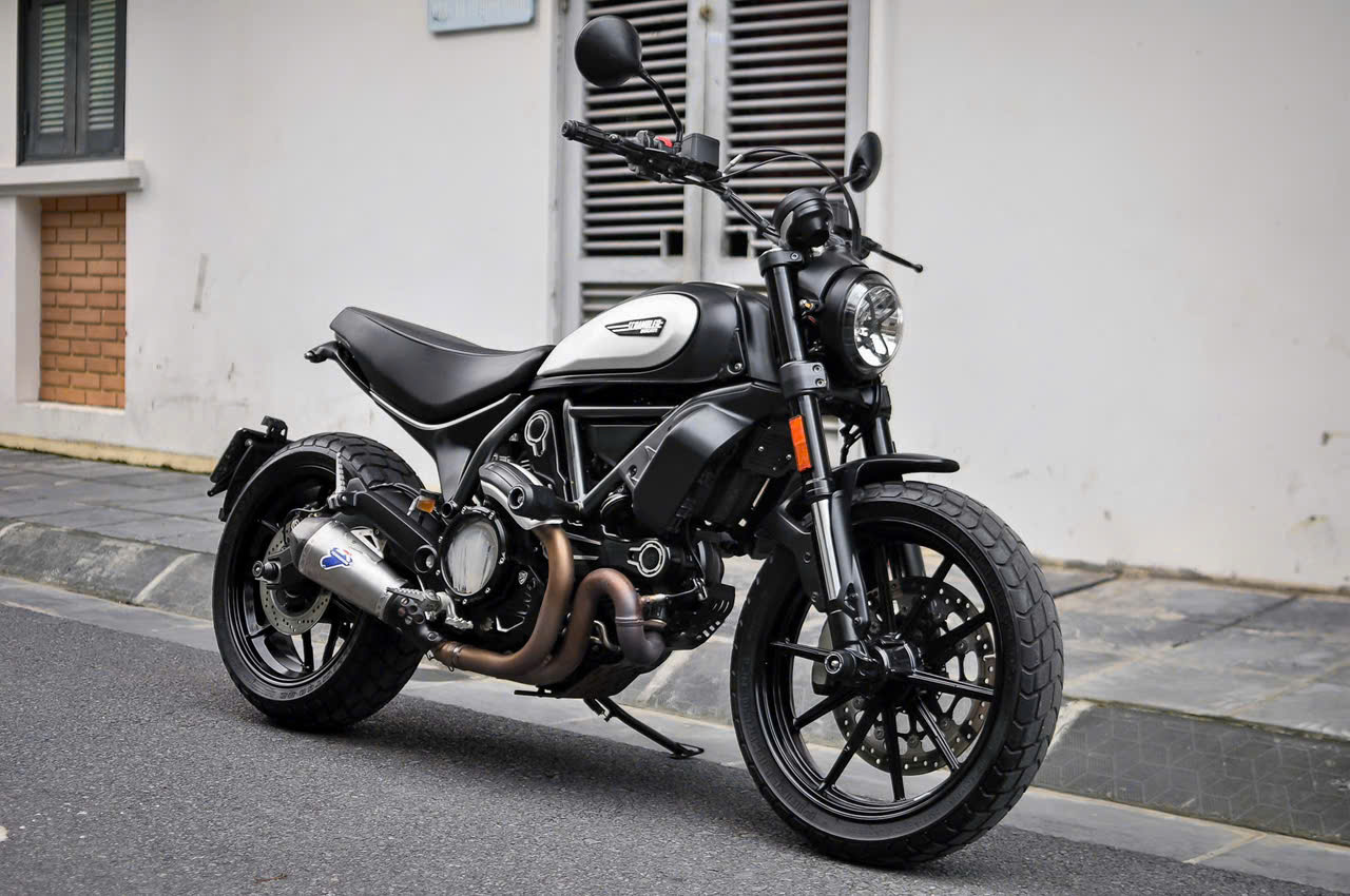 Ducati Scrambler Icon Dark 2022 